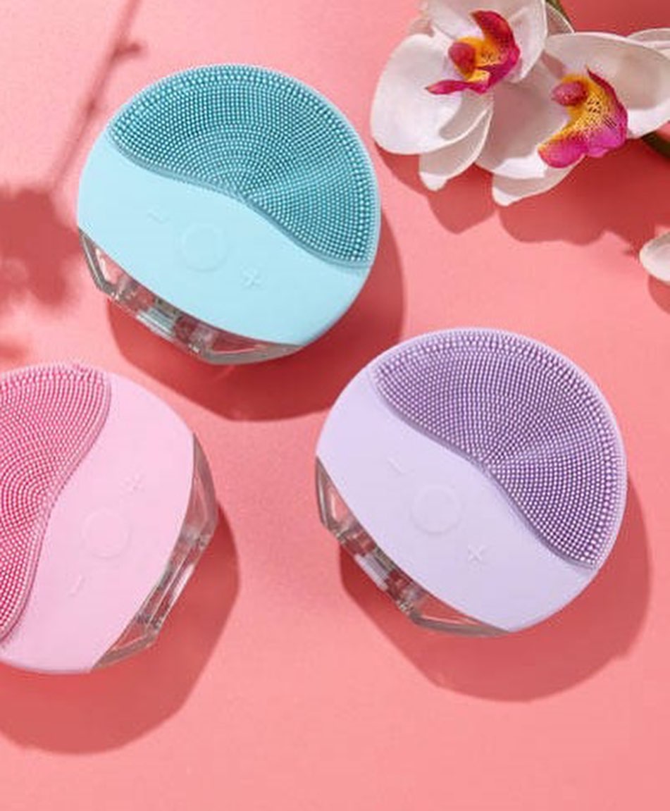 Aparat masaj facial